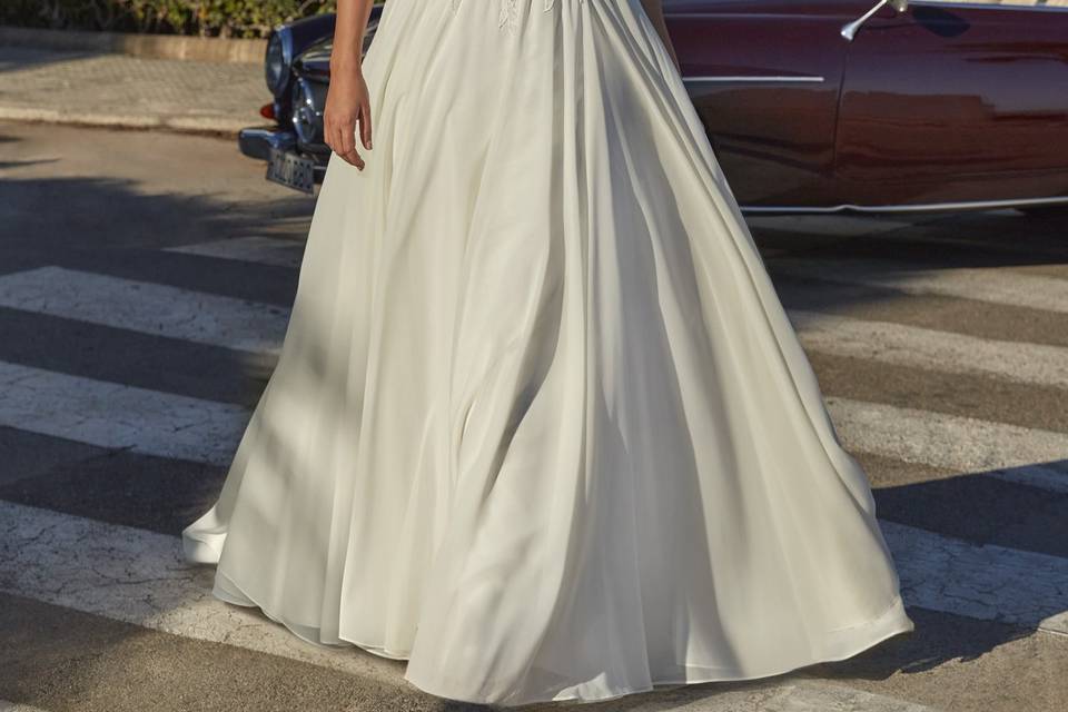 Amelie Curvy Bridal