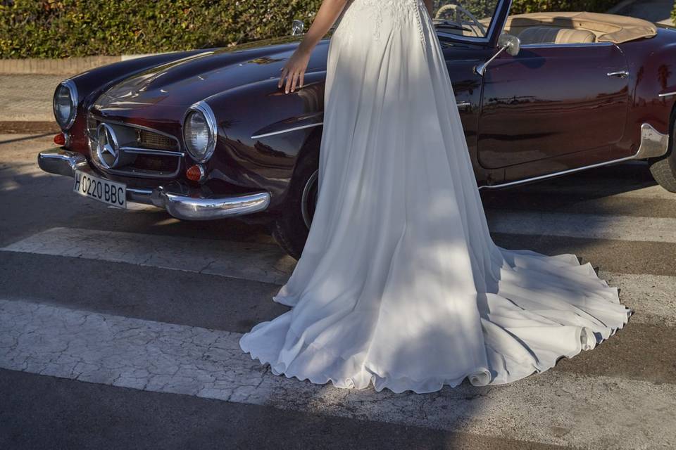 Amelie Curvy Bridal