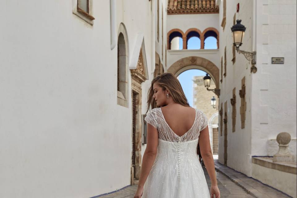Amelie Curvy Bridal