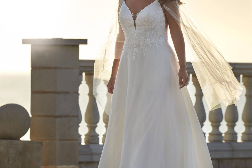 Amelie Curvy Bridal
