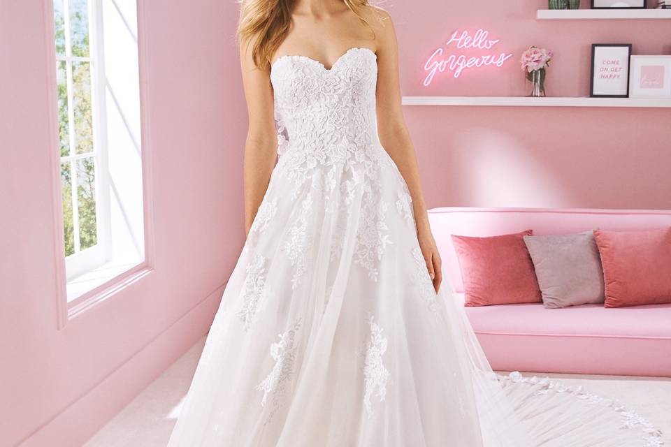 WhiteOne Pronovias