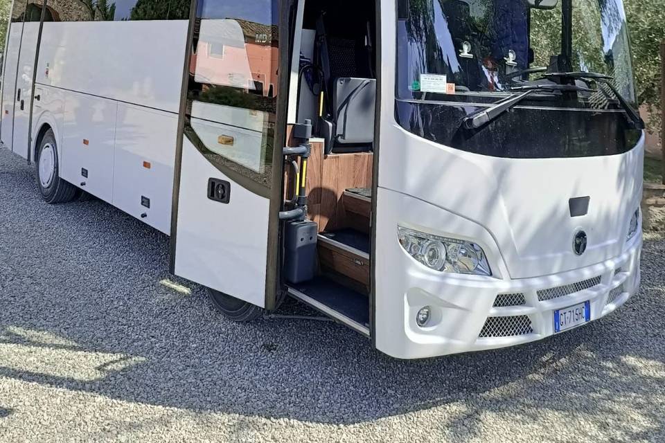 Bus e auto private per matrimo