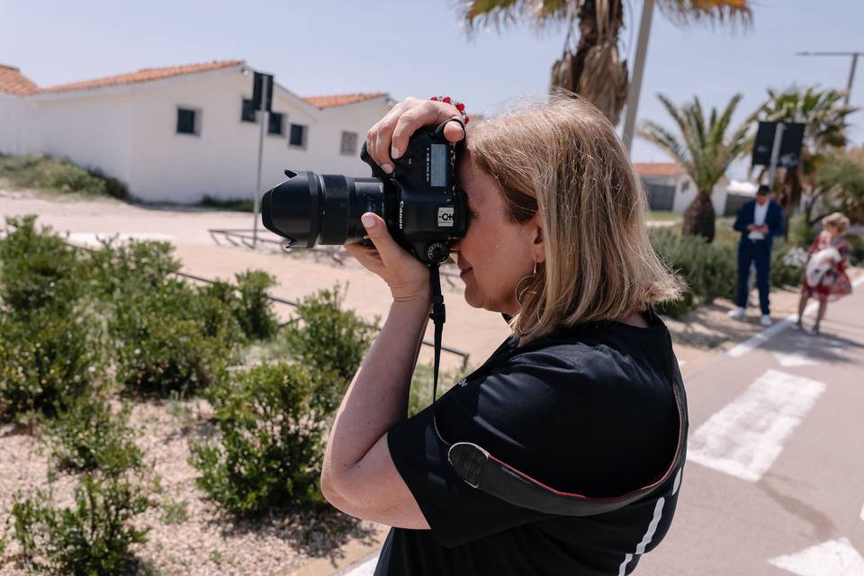 Fotografa_in_azione_esterno
