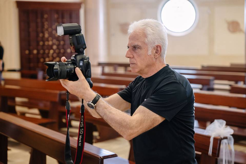 Fotografo_scatta_chiesa