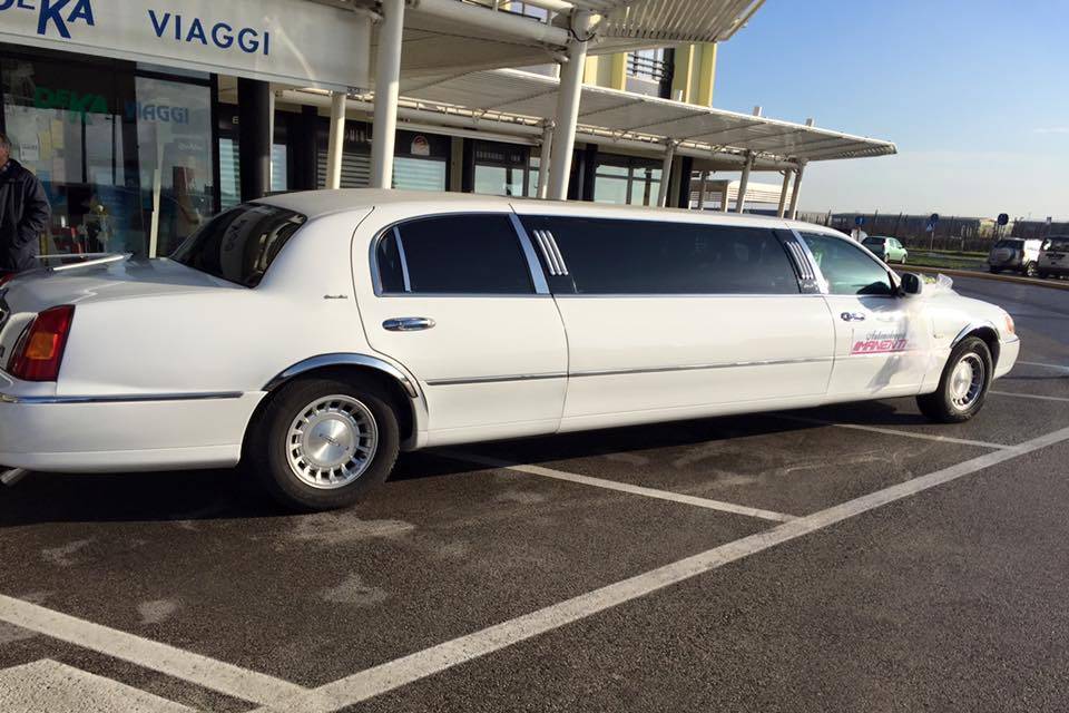 Limousine sposi