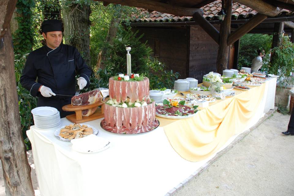 Il buffet di dolci e frutta