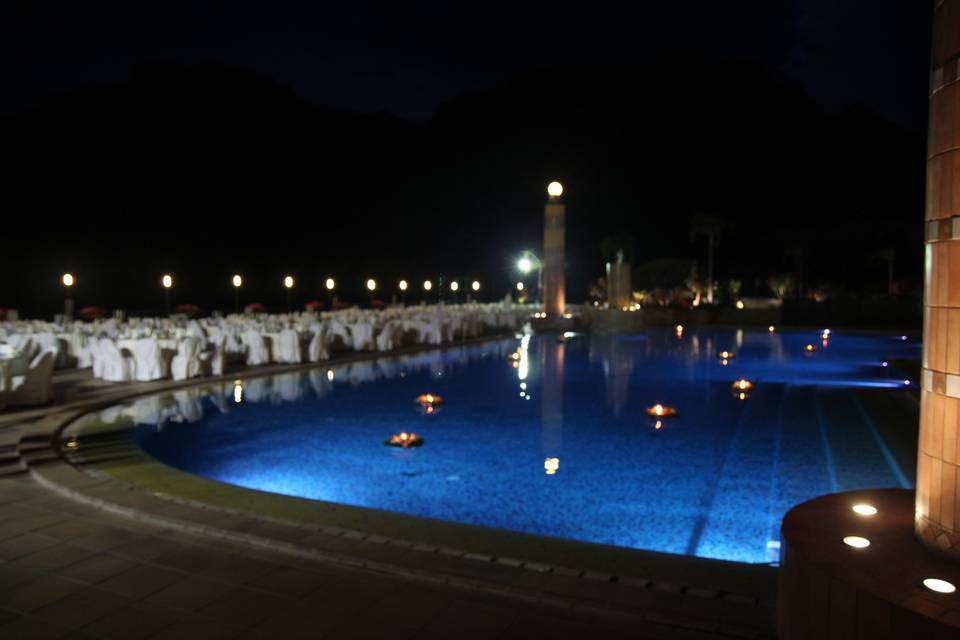 Cena in piscina