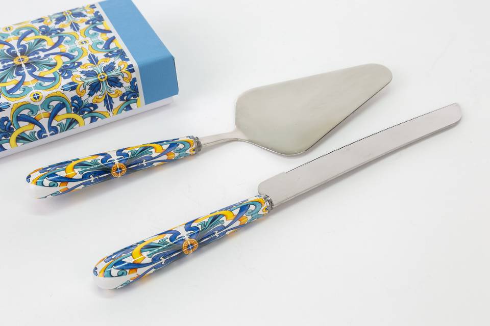 Coltello e paletta torta