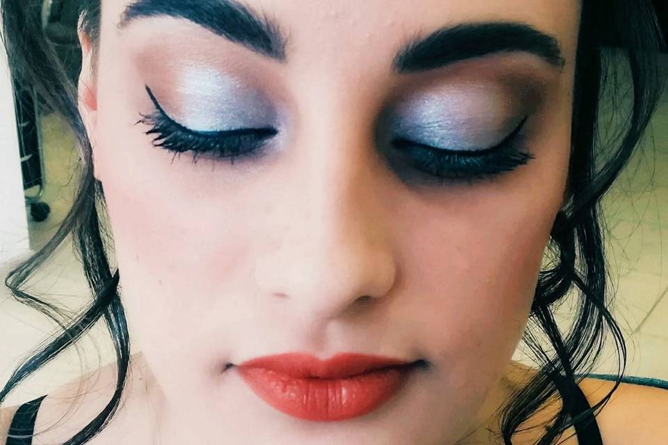 Trucco e acconciatura per una