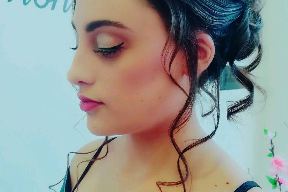 Trucco e acconciatura