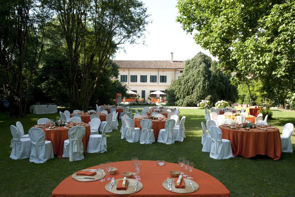 Cena in giardino