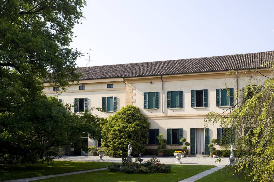 Facciata Villa Corti