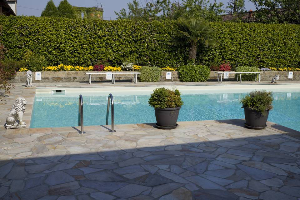 Aperitivi in piscina