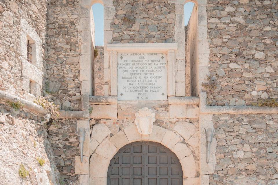 Porta ingresso Castello di Mur