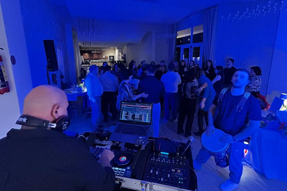 Dj set & live percussion