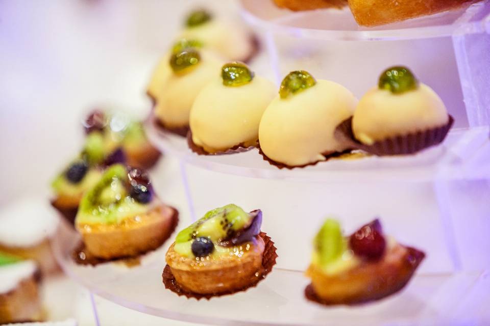 Buffet di frutta e dolci