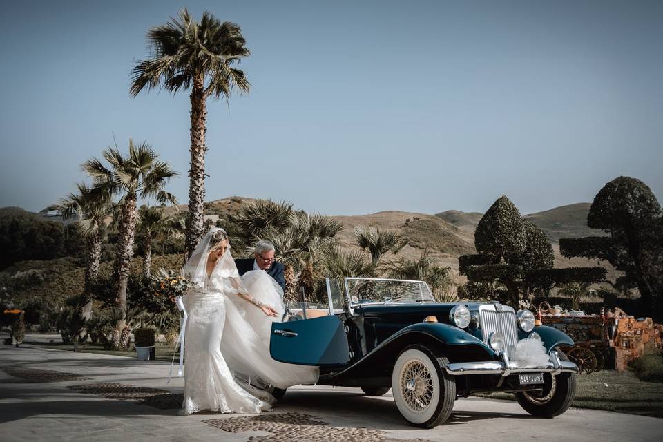 Newlyweds in the car