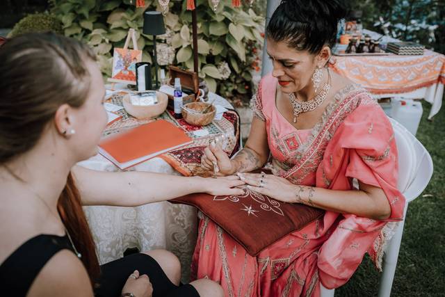 Mehndi guest