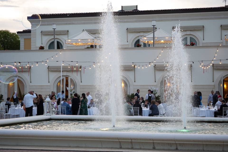 Banchetto in fontana