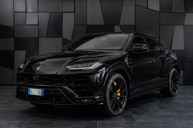 LAMBORGHINI URUS S