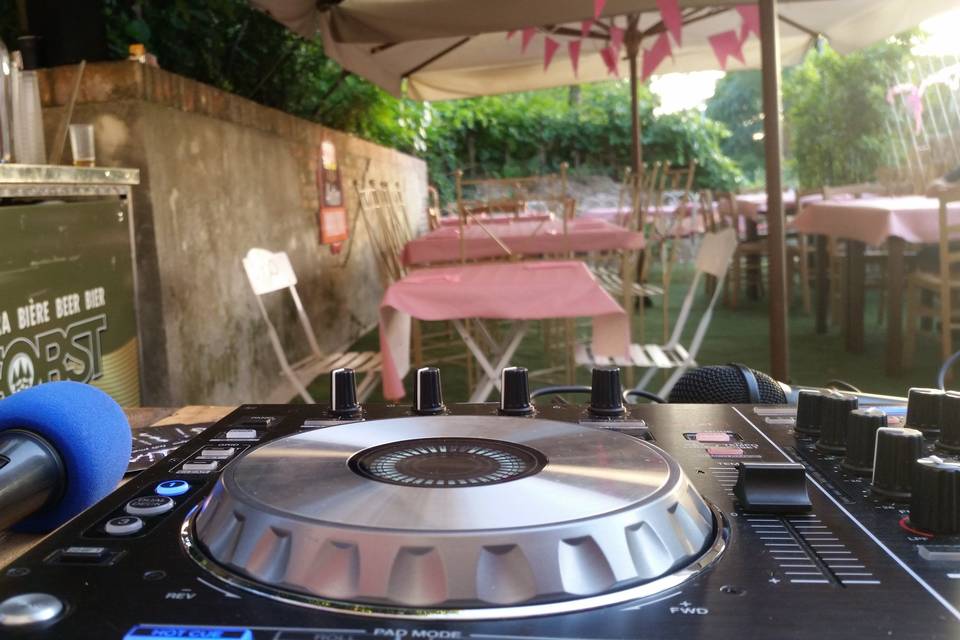 Julian Ellis Dj
