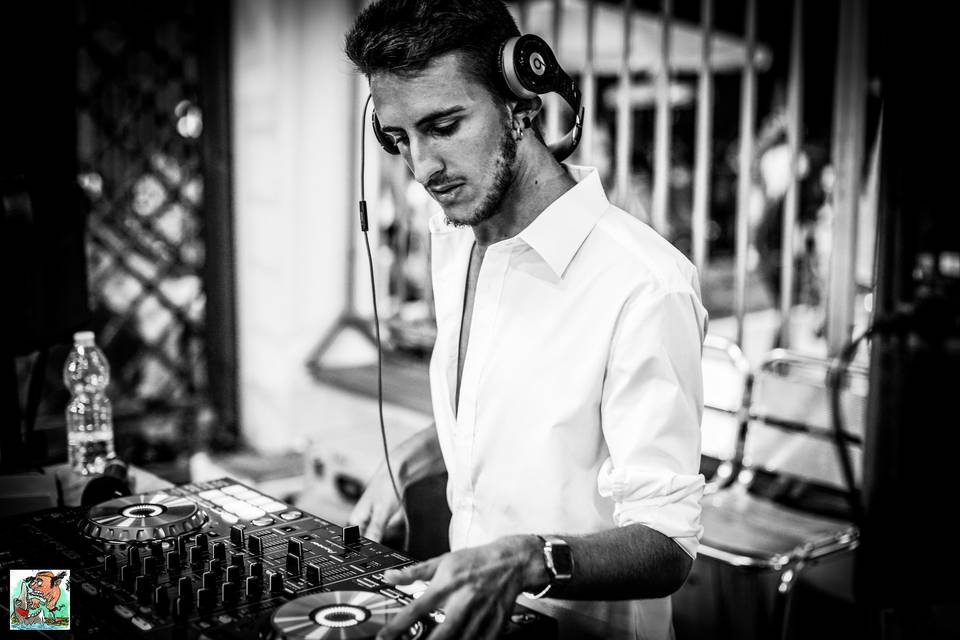 Julian Ellis Dj