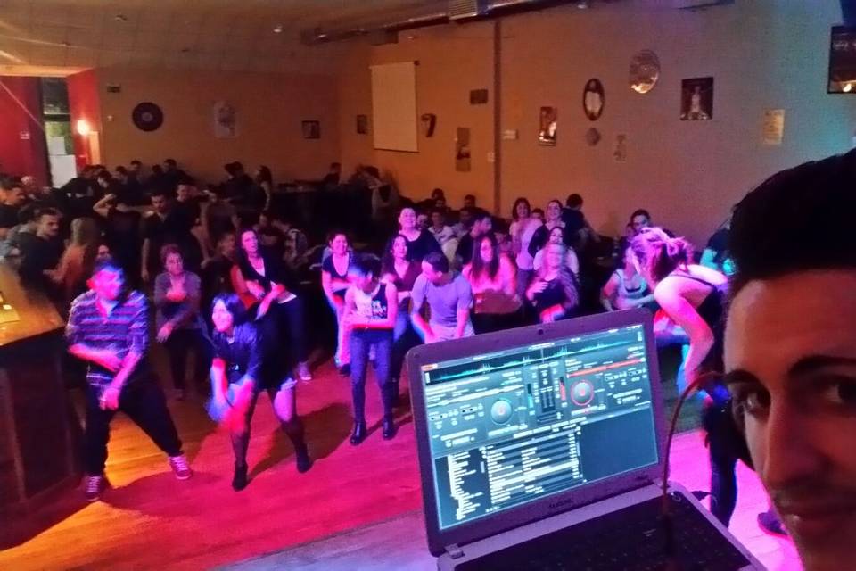 Julian Ellis Dj