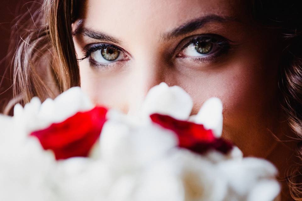 Sposa con bouquet