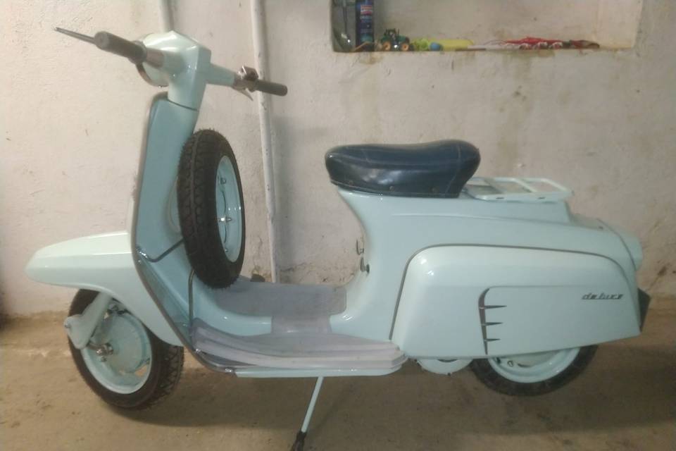 LAMBRETTA J50 De Luxe 2
