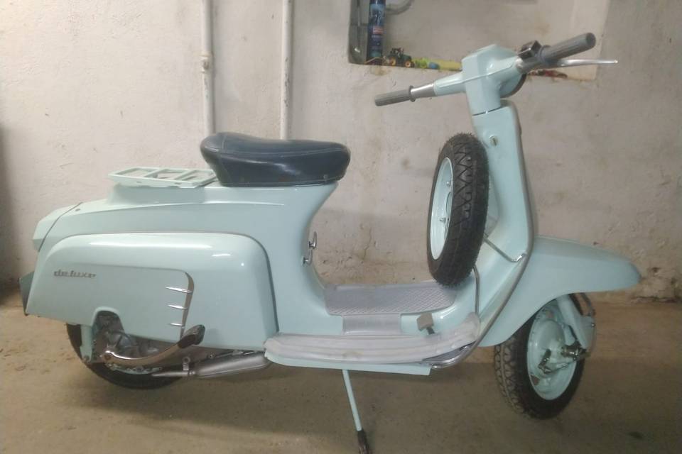 LAMBRETTA J50 De Luxe 1