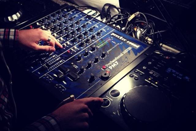 Dj set club