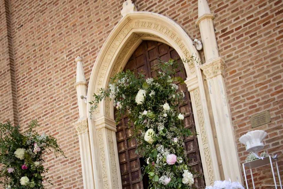 Arco esterno chiesa