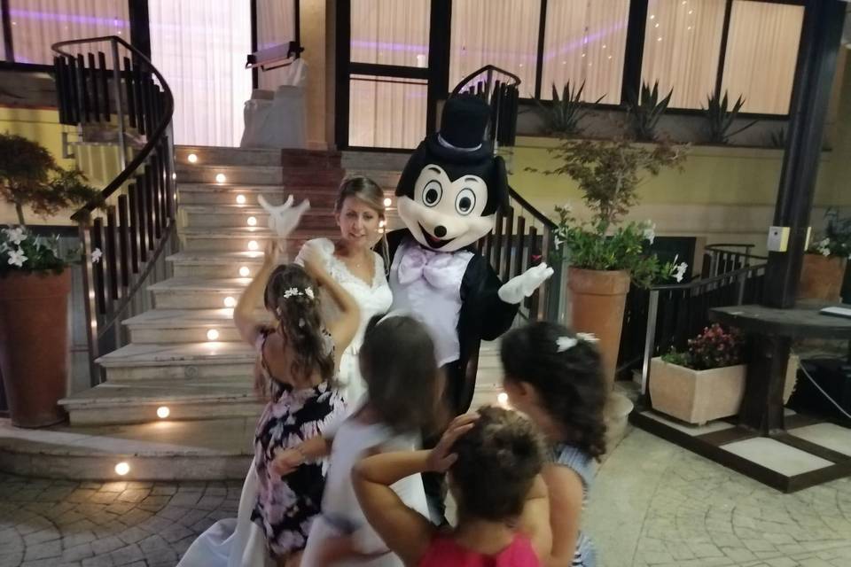 Topolino, Sposa e Bambini