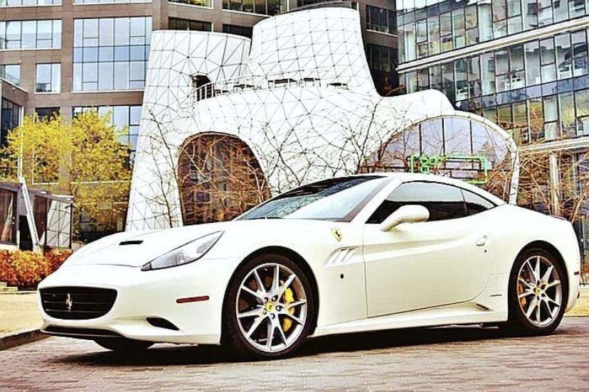 Ferrari bianca