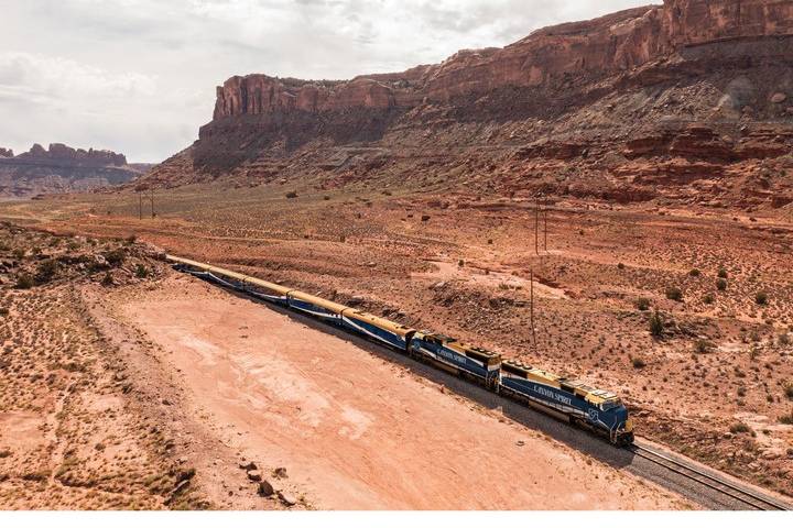 Canyon sprit luxury train