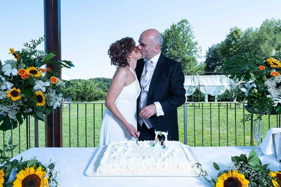 Taglio torta sposi