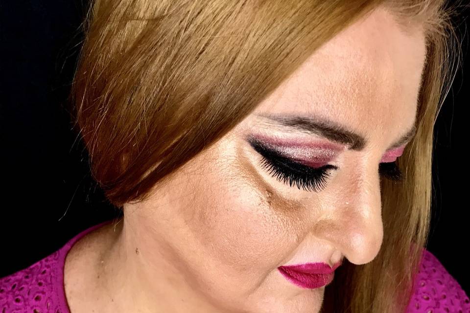 Dramatic cut crease