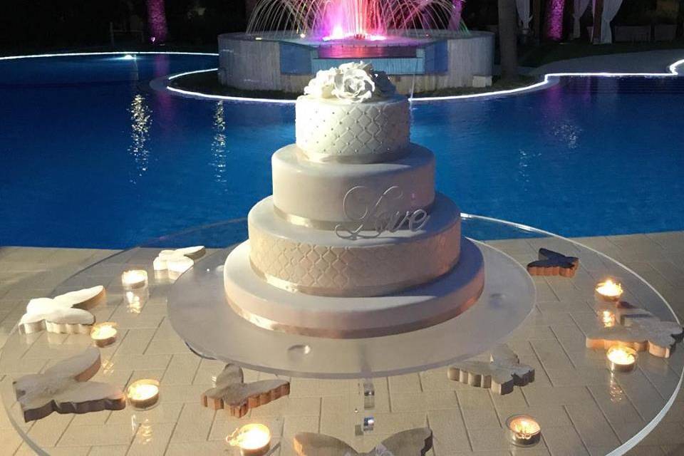 Wedding Cake Love