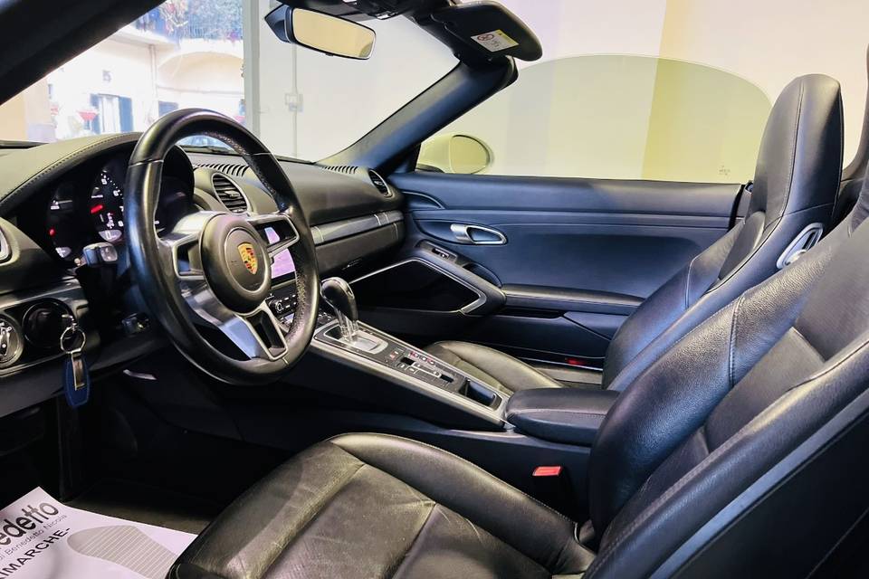 Interno boxster 718