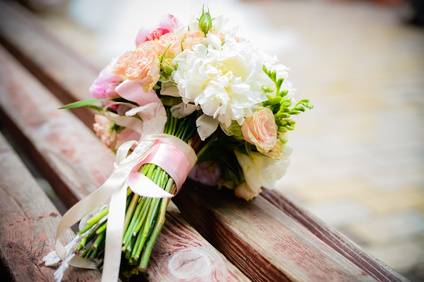 Centrotavola peonie, rose e candele