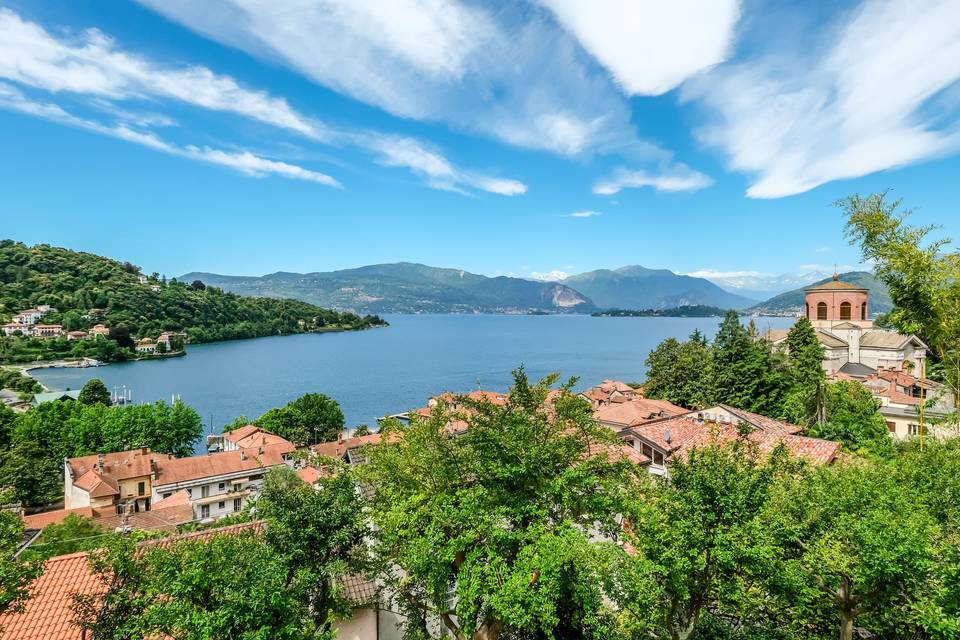 La vista sul lago Maggiore