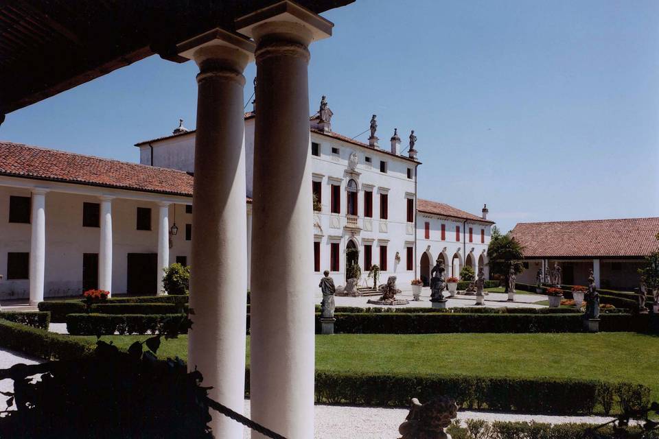Villa canal
