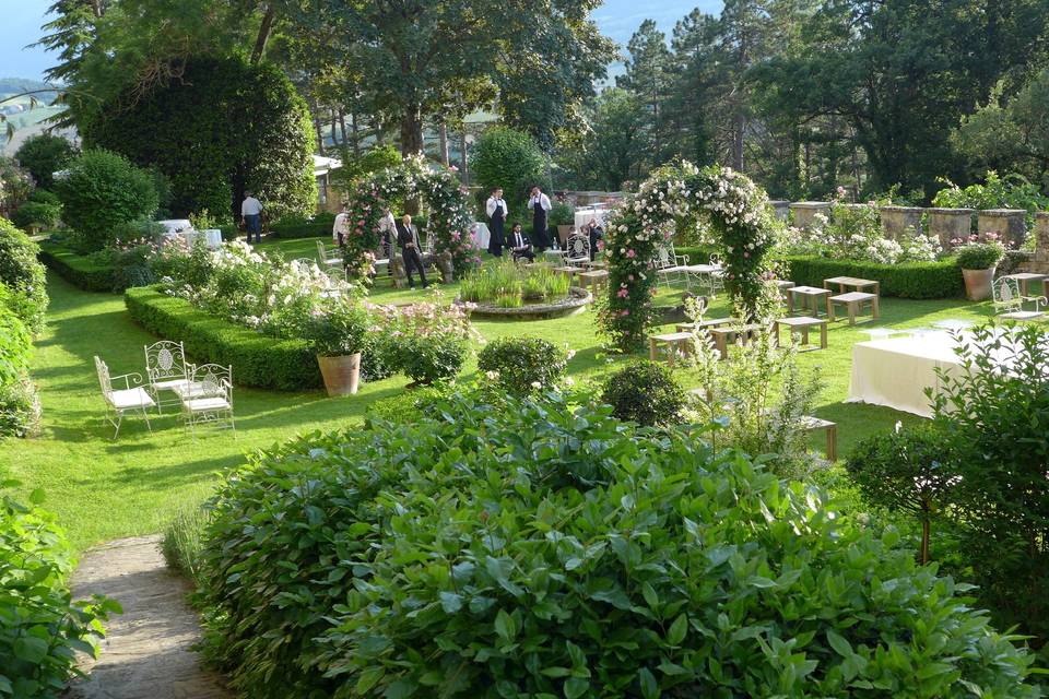 Aperitivo in giardino