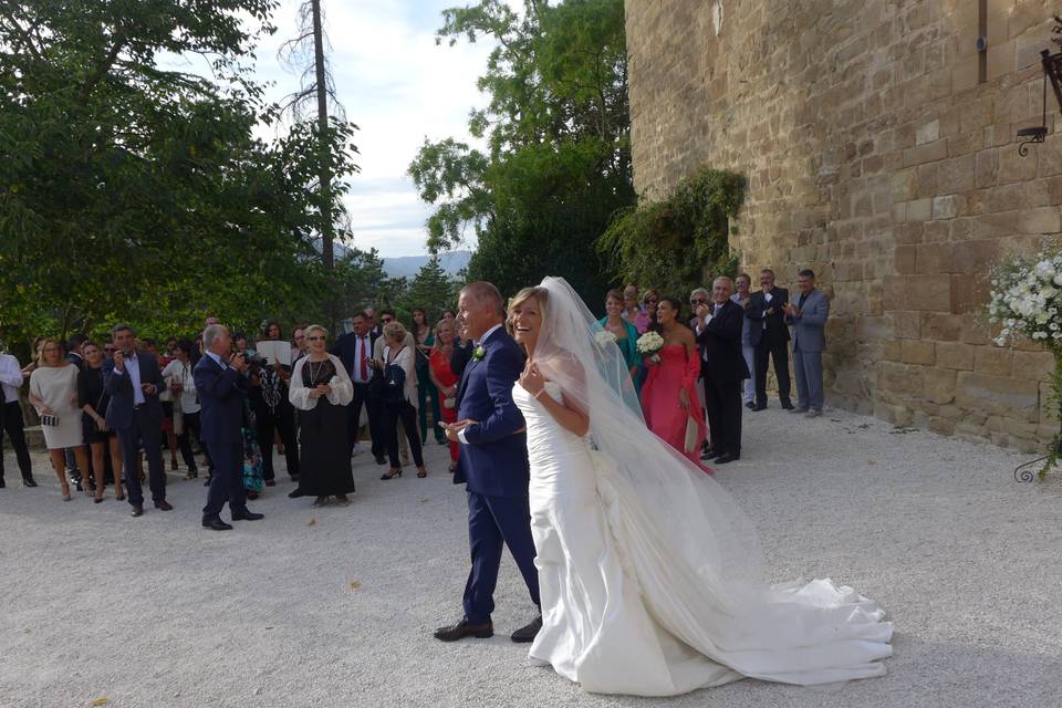 La sposa al braccio del papà