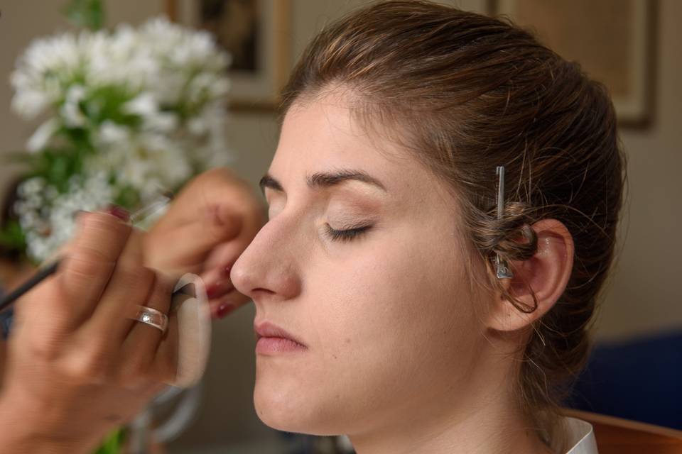 Trucco Nude e Rossetto Rosso