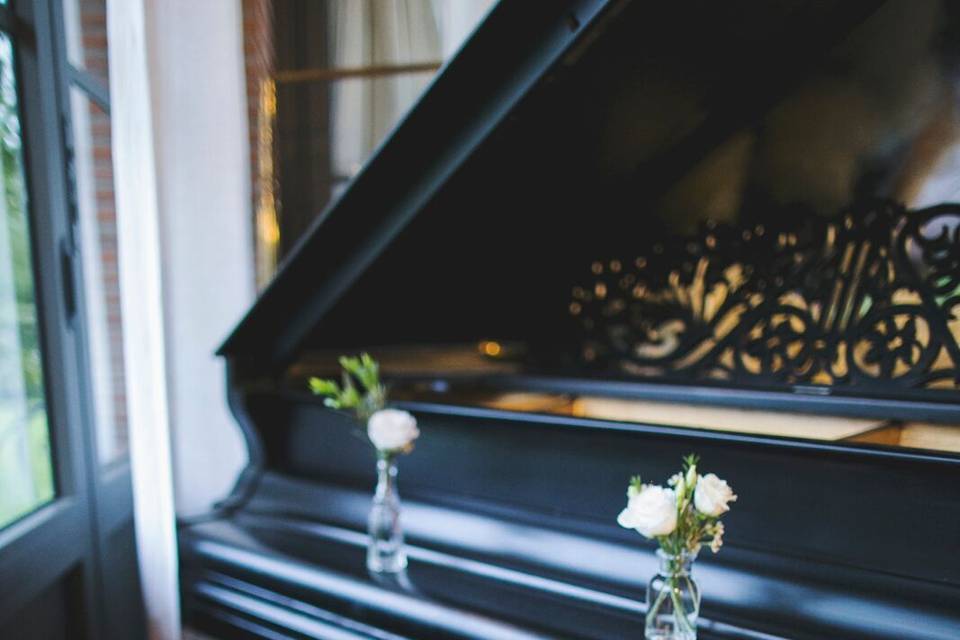 Flowered piano