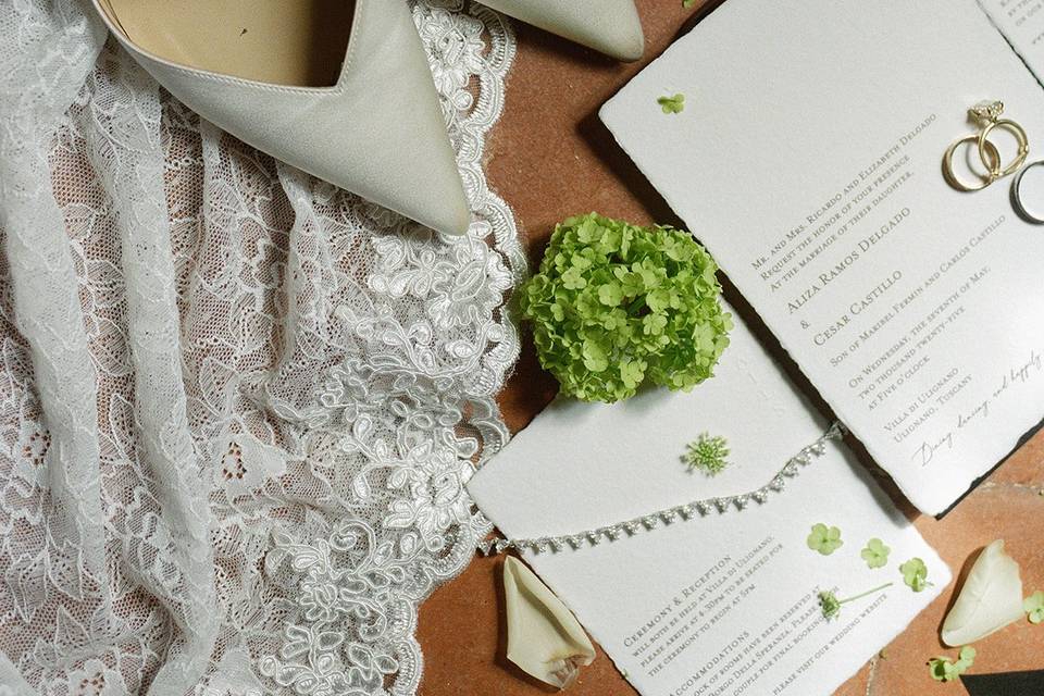 Scarpe e velo sposa
