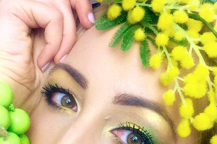 Mimosa MakeUp