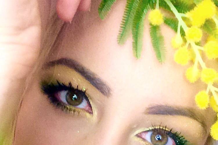 Mimosa MakeUp