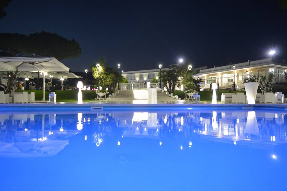 Panoramica piscina Royal Vesuv